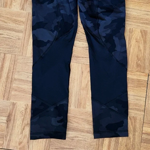 Lululemon Camo crop leggings used in great condition - Picture 5 of 12